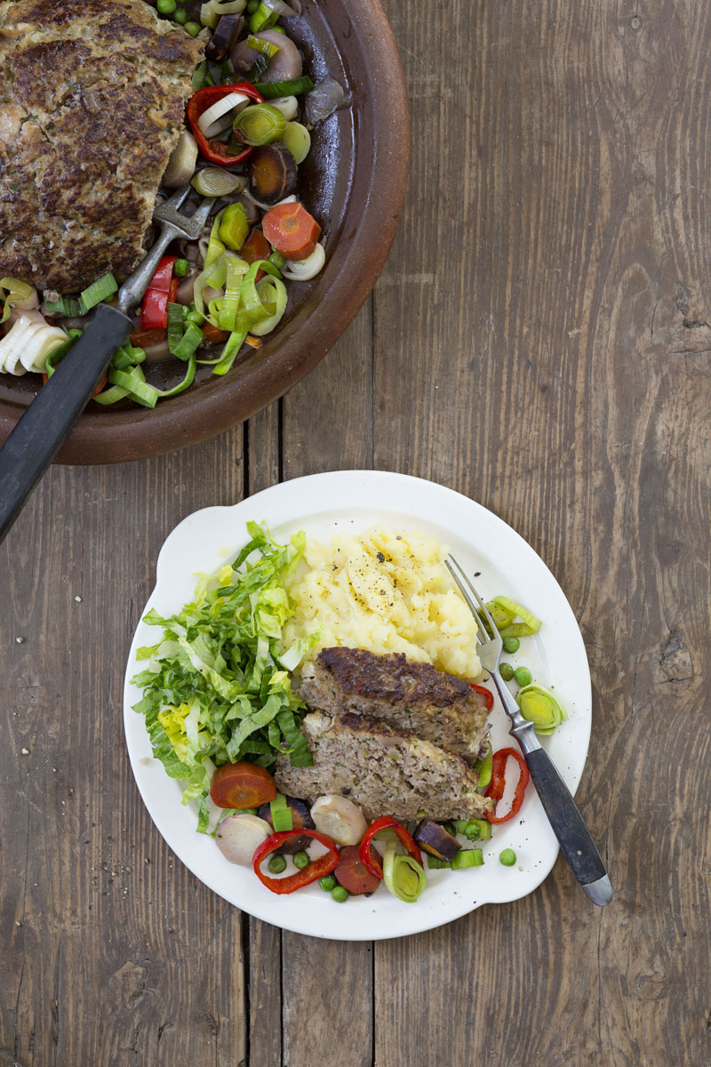 Tajine mit Hackbraten und Gemüse